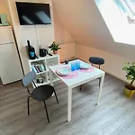 Ruhige, Neue Dachwohnung An Altstadt, Naehe Messe